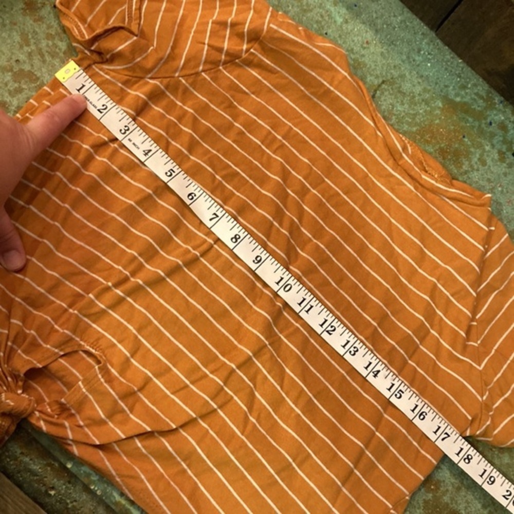Tie-front shirt - Picture 4 of 5